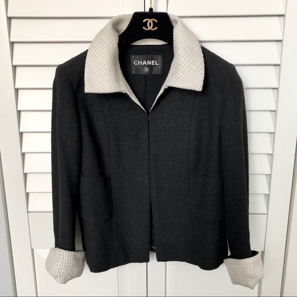45% OFF🌟CHANEL Black/White Runway Jacket - Picture 2 of 16